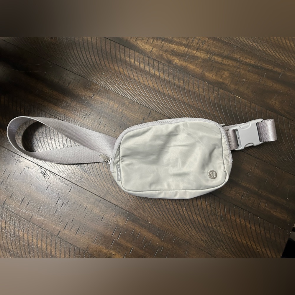 Lululemon belt bag